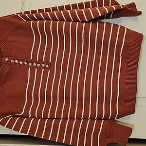 LADIES 10 BUTTON SWEATER